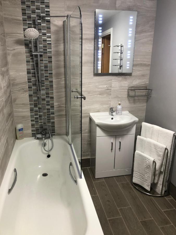 Graphite Apartments Инвернес Екстериор снимка